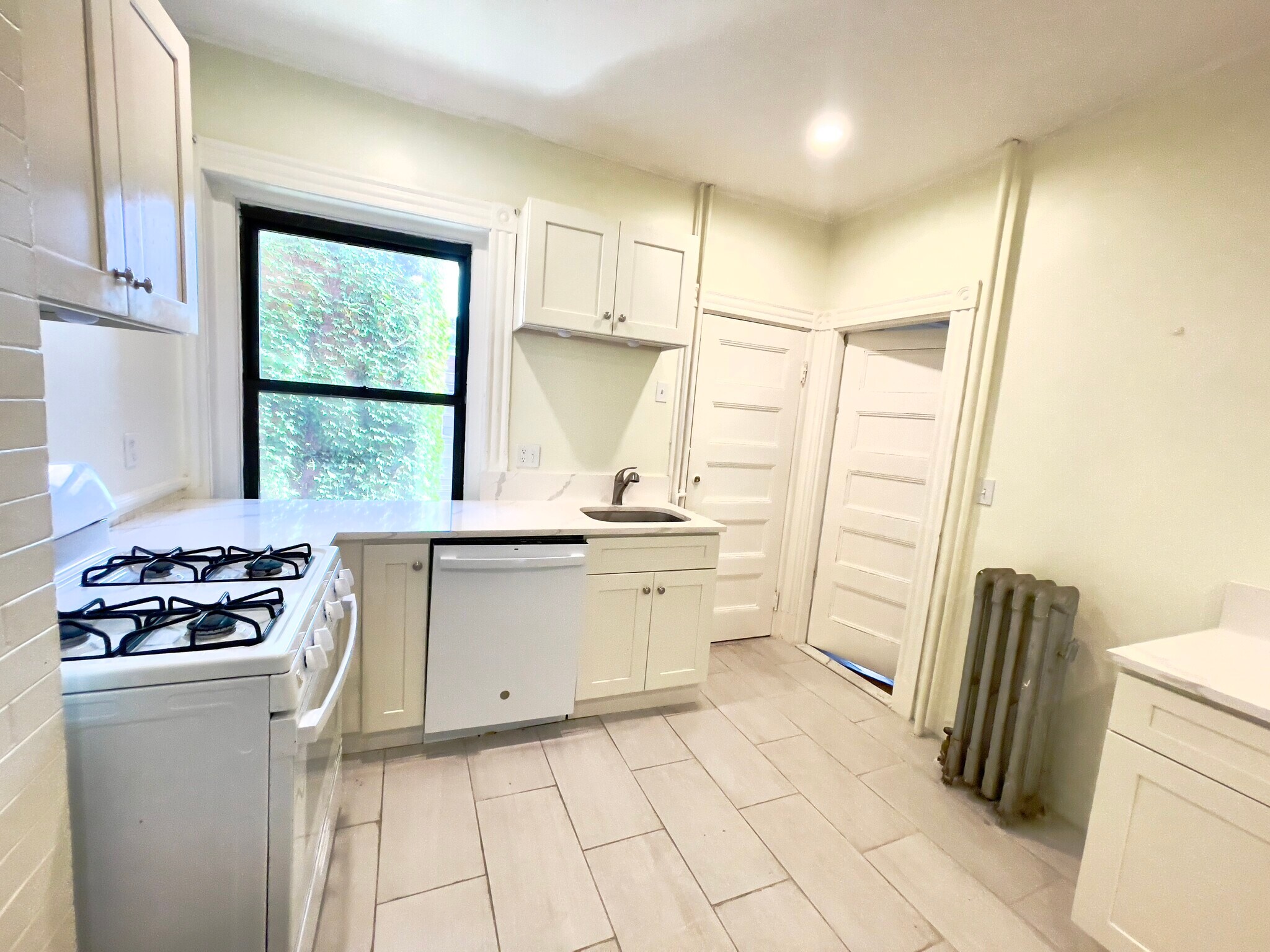 Kitchen / Pantry / Breakfast Nook - 1857 Beacon St