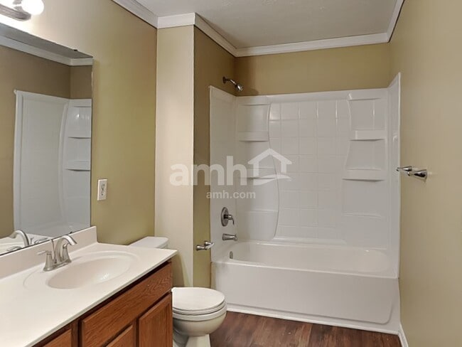 Building Photo - 4695 Woodfield Dr