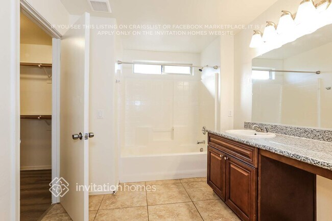 Building Photo - 1932 W Nancy Ln