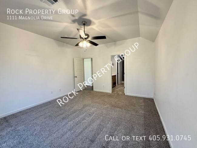 Building Photo - 1111 Magnolia Dr