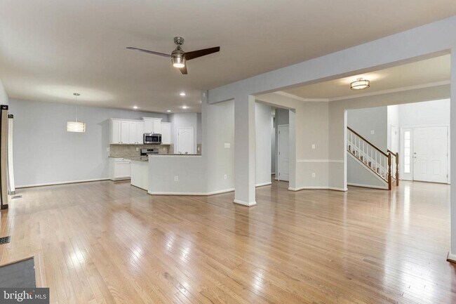 Building Photo - 6935 Heritage Crossing