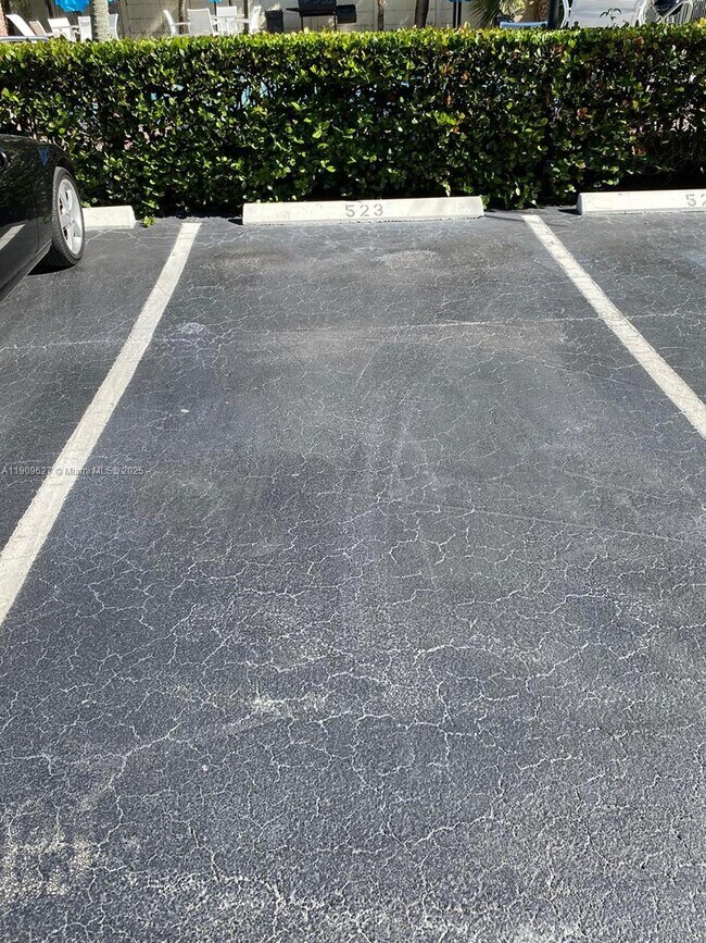 Building Photo - 2424 SE 17th St