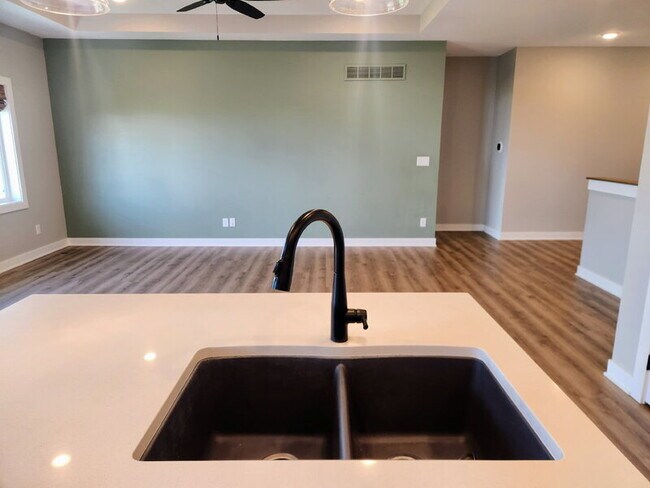 Building Photo - 1603 Red Cedar Ln