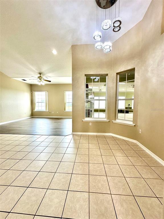 Building Photo - 2630 High Ridge Dr