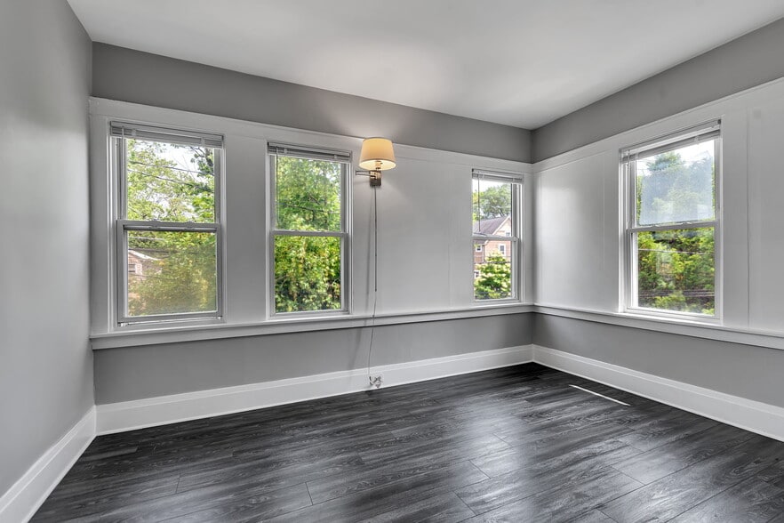 Building Photo - 36 Callodine Ave
