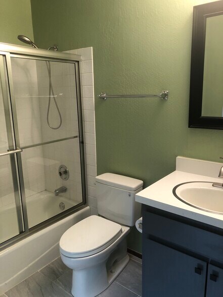 Building Photo - 423 Durant Way