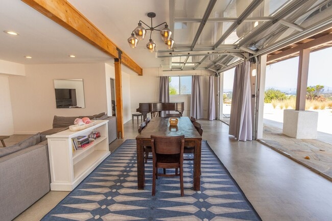 Building Photo - Spectacular Furnished 4 Bedroom/ 3 Bath Mid-Century Modern Retreat in Encinitas