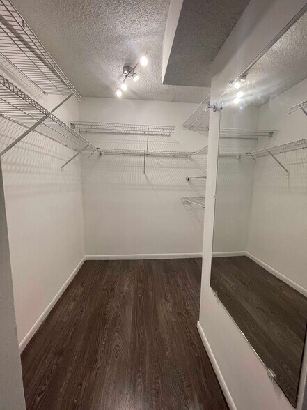 Building Photo - 8621 SW 5th St