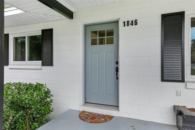 Building Photo - 1846 SE Lake Weir Ave