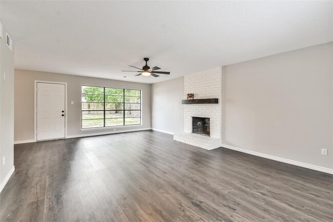 Building Photo - 7003 Huntbrook Dr