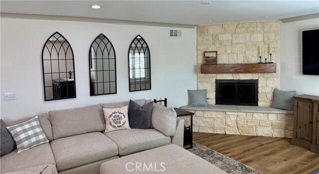 Building Photo - 722 Tressy Ave