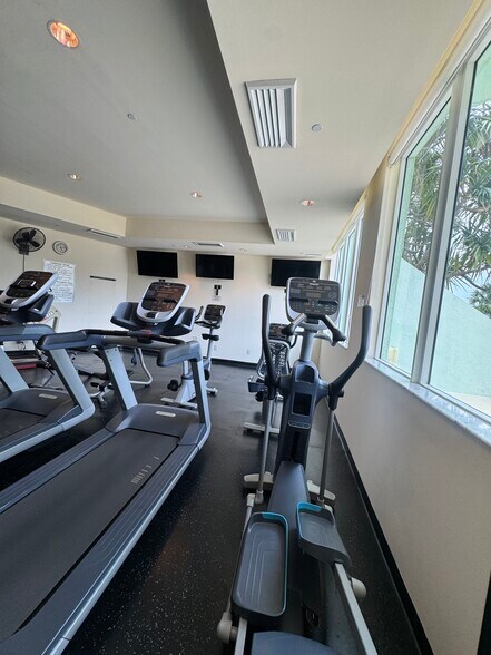 Building Photo - 690 SW 1st Ct