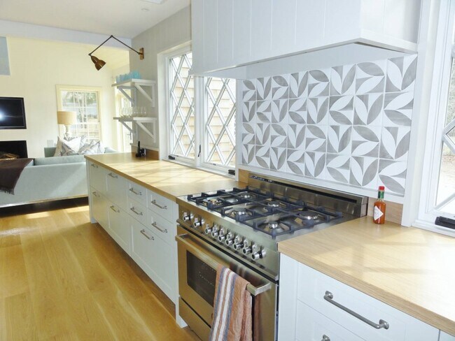 Building Photo - 75 Mill Hill Ln