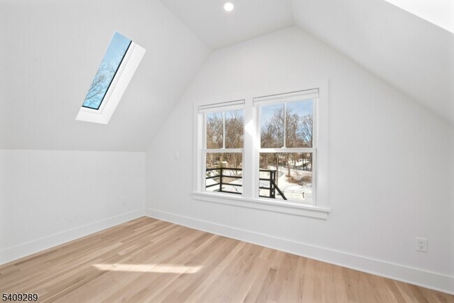 Building Photo - 96 Watchung Ave