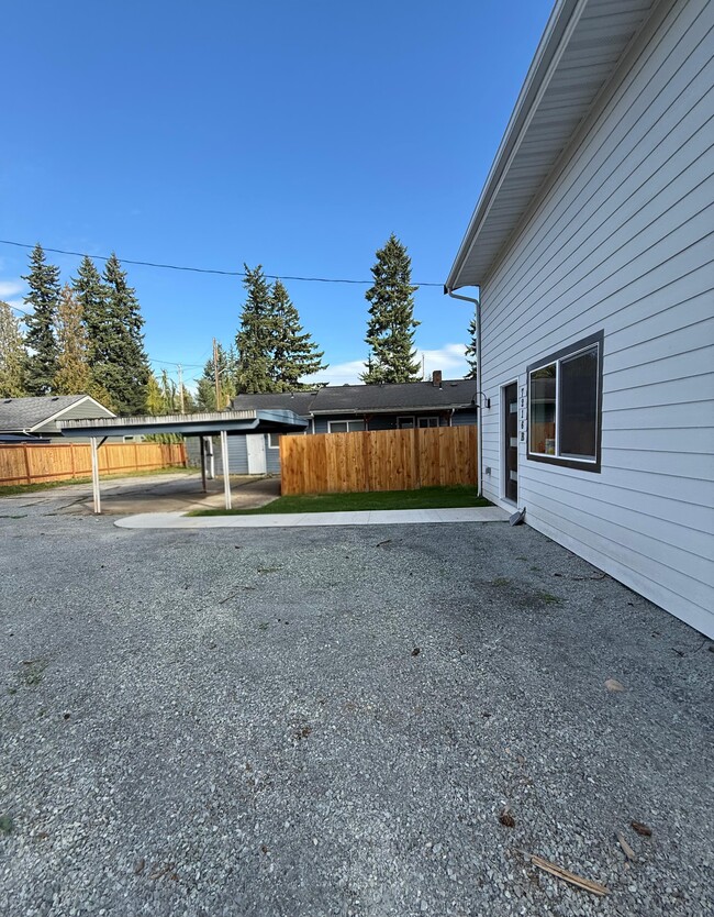 Building Photo - 7216 Beverly Ln