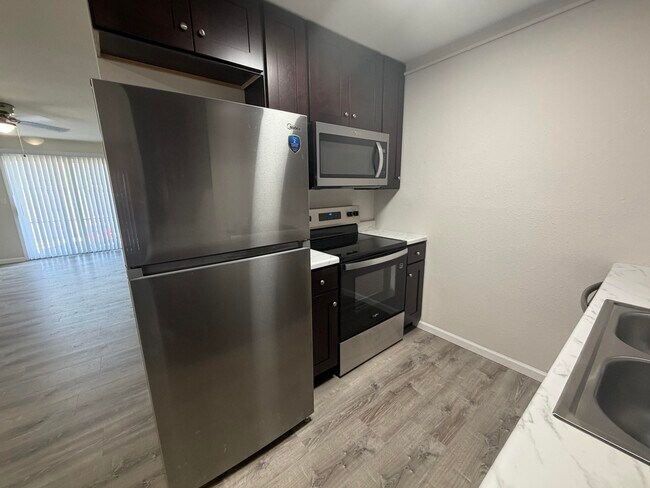 Building Photo - 3408 Balboa Ln