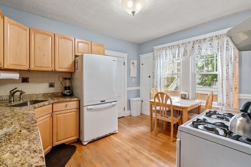 Building Photo - 61-63 Philbrick St