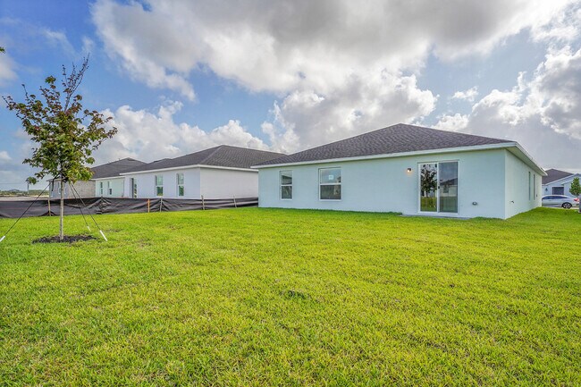 Building Photo - 5936 Mangrove Dr