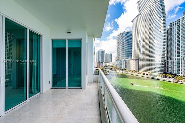 Building Photo - 900 Brickell Key Blvd