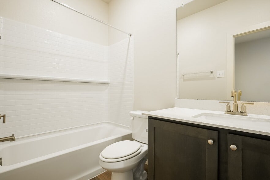 Building Photo - 1536 Harvester Dr