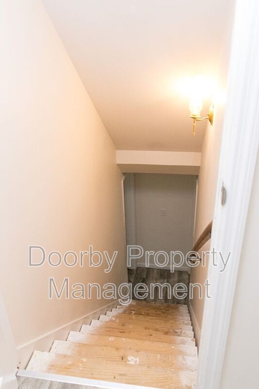 Building Photo - 1004 Roselawn Dr