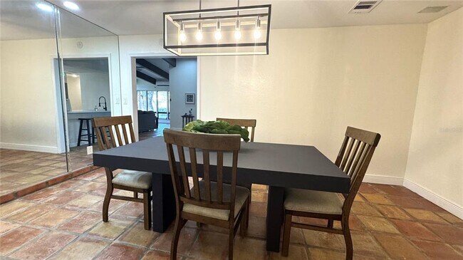 Building Photo - 10380 Tangelo Rd