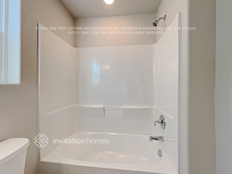 Building Photo - 10423 Kalama Dr