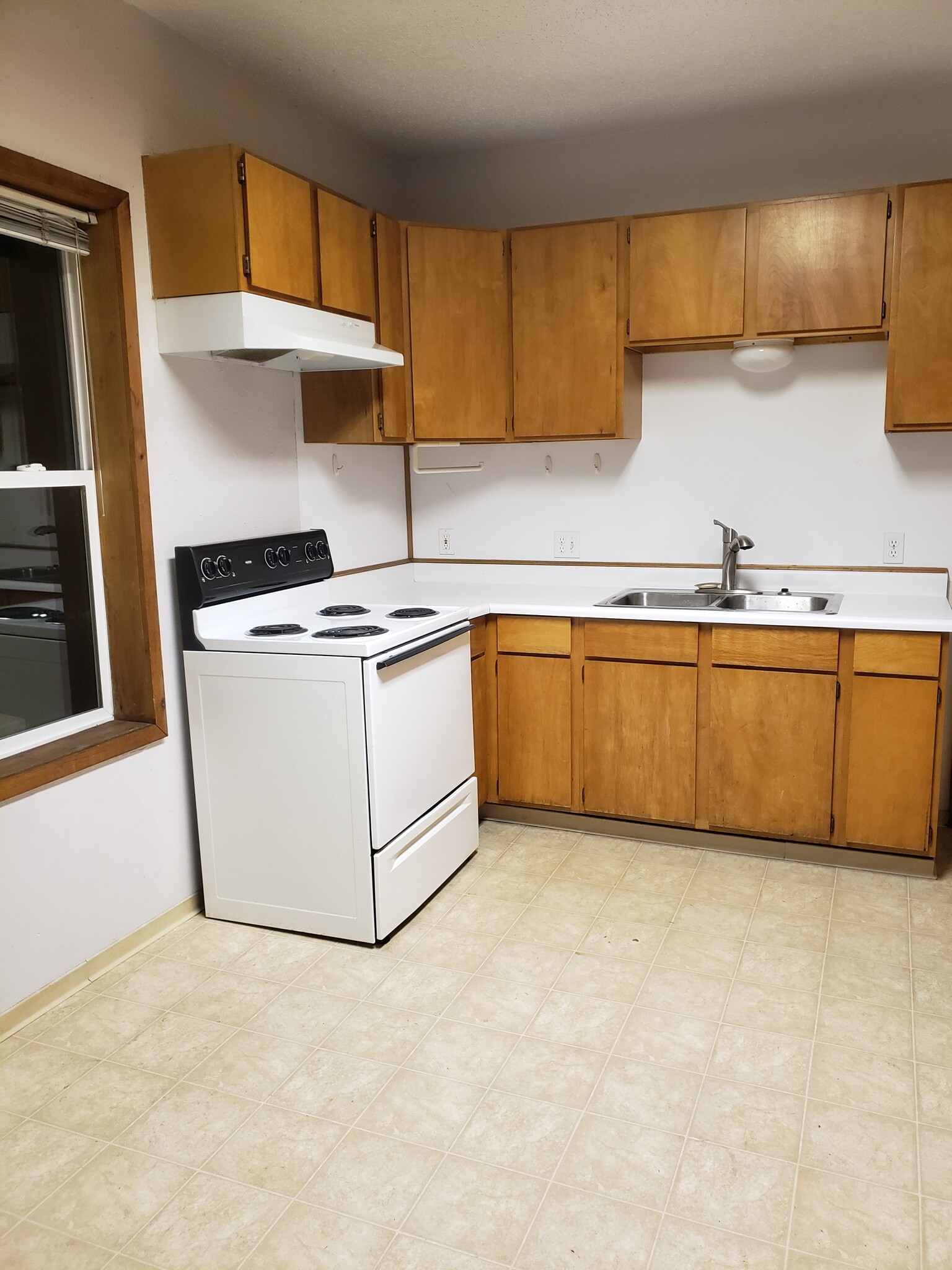 Kitchen - 108 5th St