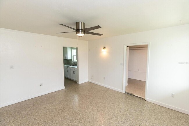 Building Photo - 21043 Bersell Ave