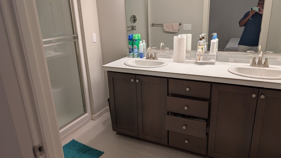 Building Photo - 3923 SE 70th Ave