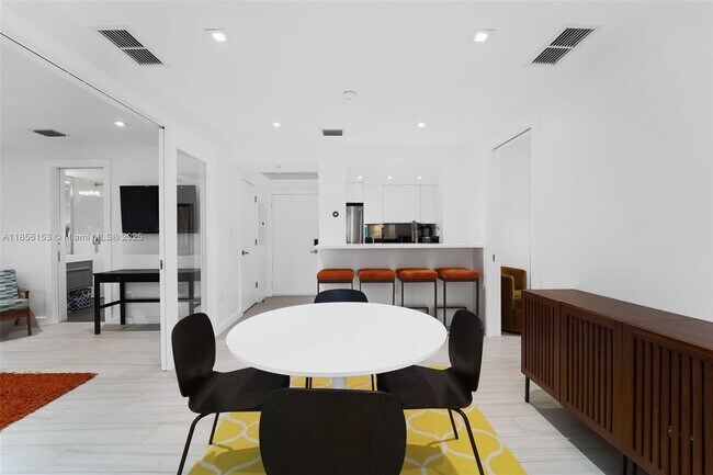 Building Photo - 1460 Ocean Dr