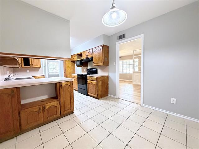 Building Photo - 619 Midvale Dr