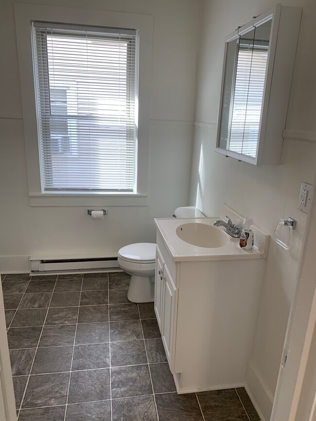 Building Photo - 1031 Hancock St