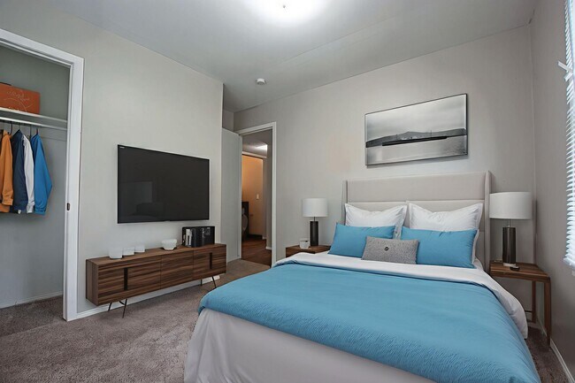 Building Photo - Cute 3 Bedroom / 1 Bath Home with Washer a...