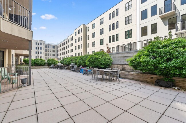 Building Photo - 920 Jefferson St