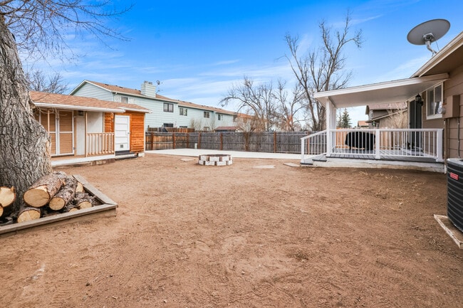 Building Photo - 2525 Nadine Dr