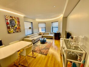 Building Photo - 636 Beacon St