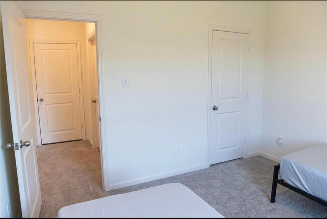 Building Photo - 1609 Shadow Hawk Dr