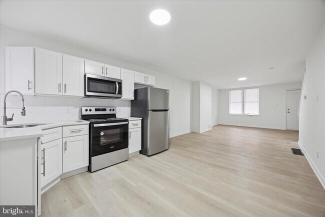 Primary Photo - 227 Berkley St