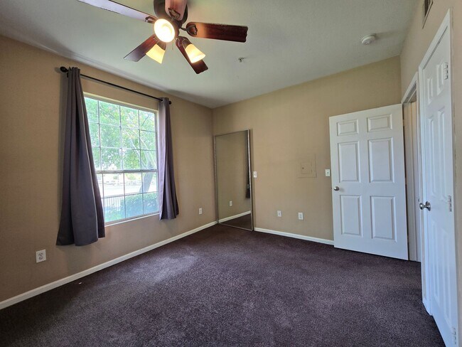 Building Photo - CANYON CREST CONDO