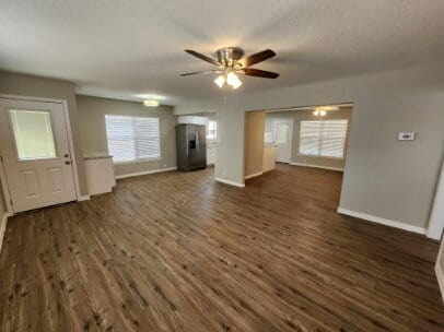 Building Photo - Wow! La Vernia Property!!