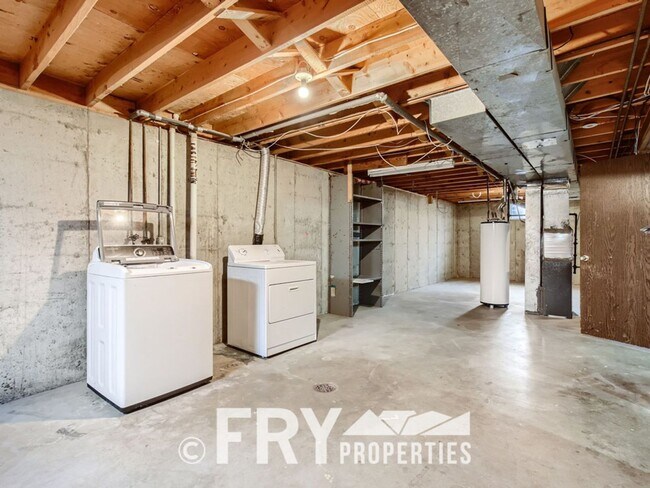 Building Photo - 3bed/1bath Half Duplex in Westminster