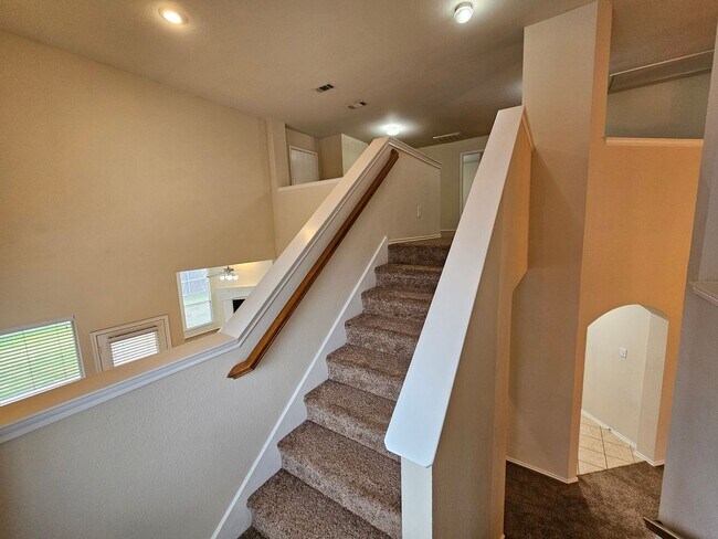 Building Photo - Available now ready for immediate move in