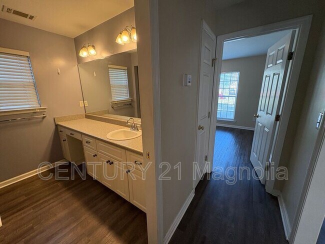 Building Photo - 338 Old Walnut Branch