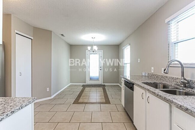 Building Photo - 944 Streamside Dr