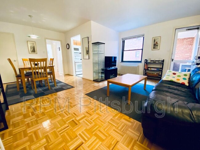 Primary Photo - 765 College St