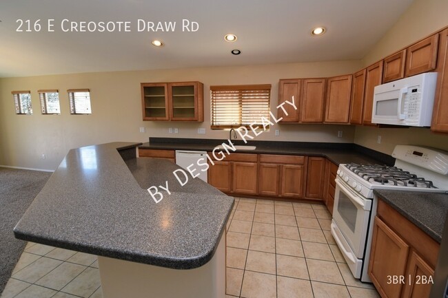 Building Photo - Corona De Tucson 3 Bed 2 Bath with Great V...