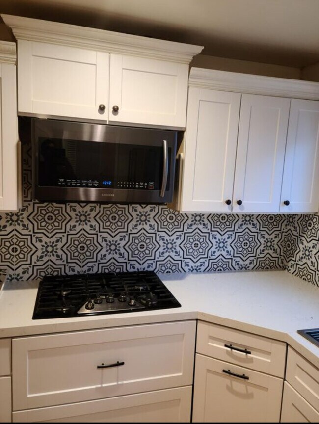 Building Photo - 6558 Neddy Ave