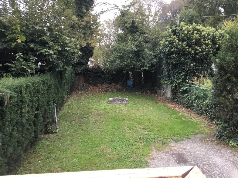 Building Photo - 275 Fayette St