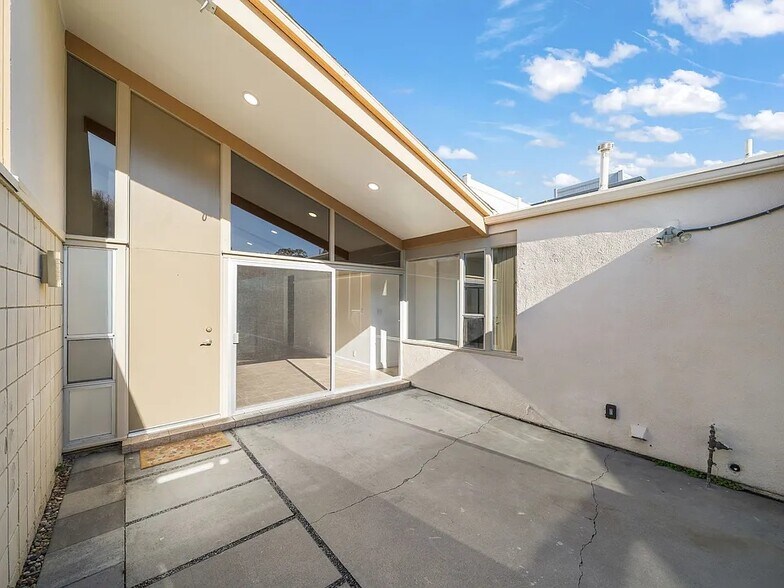 Building Photo - 4172 Del Mar Ave